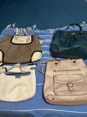 LOT OF 4 VINTAGE Coach Leather Shoulder and crossbody Bags with